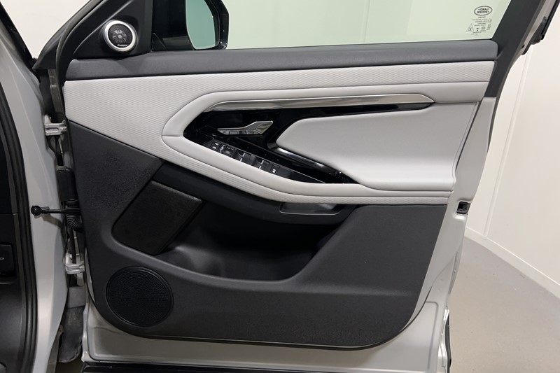 2023 (23) LAND ROVER RANGE ROVER EVOQUE 2.0 D200 Evoque Edition 5dr Auto 5107561