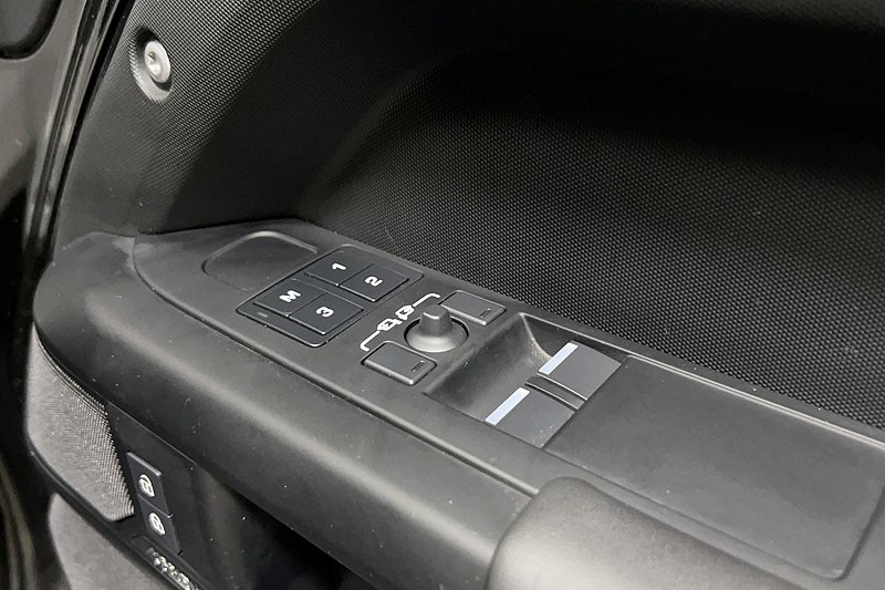 2024 (24) LAND ROVER DEFENDER 3.0 D350 X-Dynamic HSE 90 3dr Auto 5124738