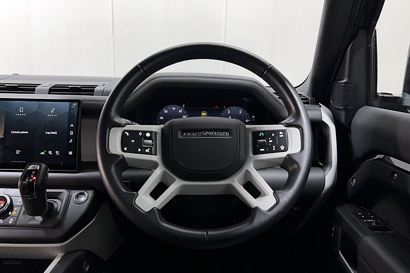 2024 (24) LAND ROVER DEFENDER 3.0 D350 X-Dynamic HSE 90 3dr Auto 5124734