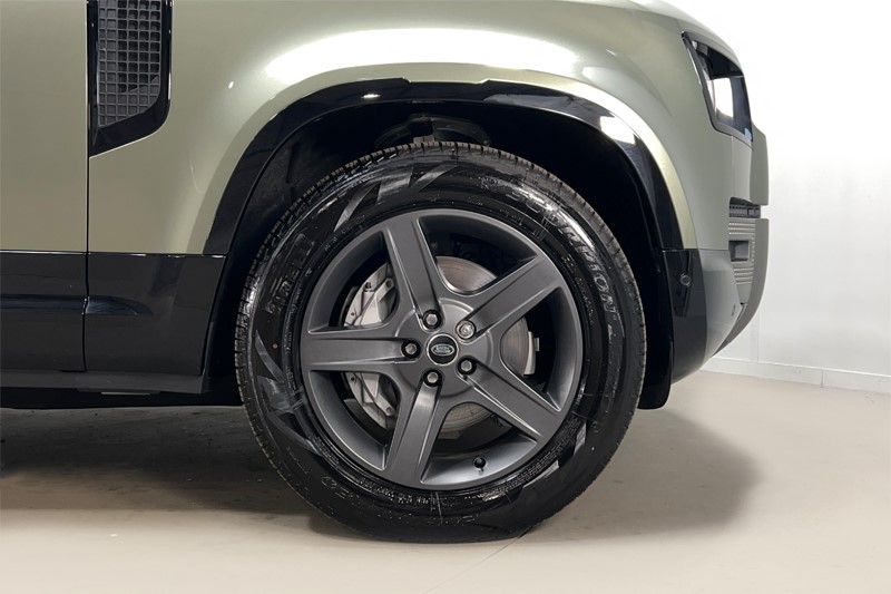 2025 (25) LAND ROVER DEFENDER 3.0 D350 X-Dynamic SE 110 5dr Auto 5118696