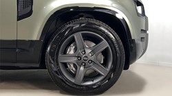 2025 (25) LAND ROVER DEFENDER 3.0 D350 X-Dynamic SE 110 5dr Auto 5118696