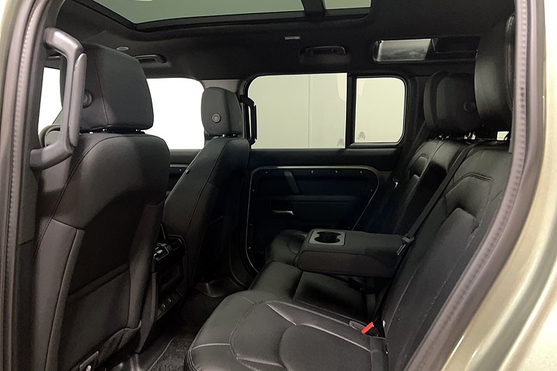 2025 (25) LAND ROVER DEFENDER 3.0 D350 X-Dynamic SE 110 5dr Auto 5118734