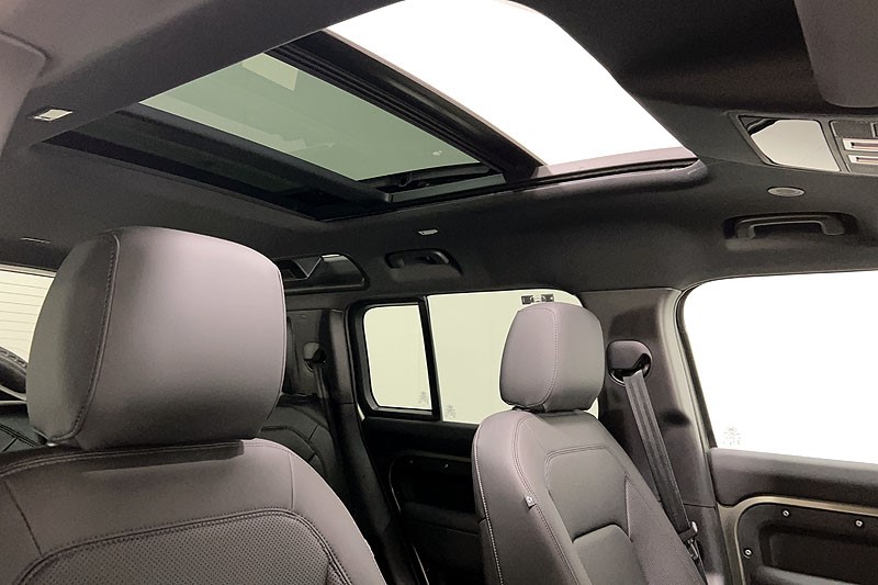 2025 (25) LAND ROVER DEFENDER 3.0 D350 X-Dynamic SE 110 5dr Auto 5118709