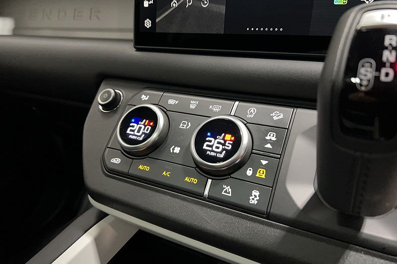 2025 (25) LAND ROVER DEFENDER 3.0 D350 X-Dynamic SE 110 5dr Auto 5118714