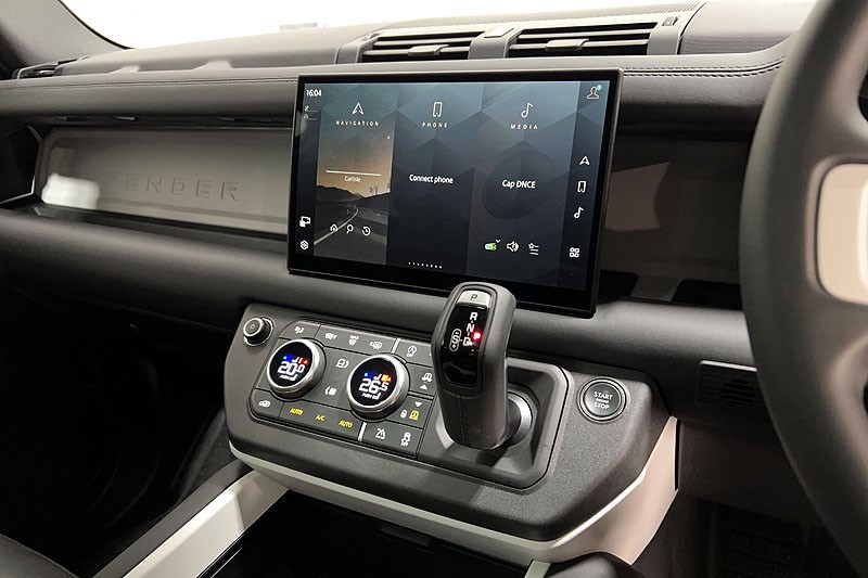 2025 (25) LAND ROVER DEFENDER 3.0 D350 X-Dynamic SE 110 5dr Auto 5118713