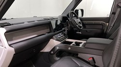 2025 (25) LAND ROVER DEFENDER 3.0 D350 X-Dynamic SE 110 5dr Auto 5118727