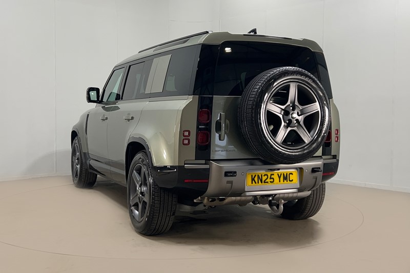 2025 (25) LAND ROVER DEFENDER 3.0 D350 X-Dynamic SE 110 5dr Auto 5118690