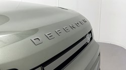2025 (25) LAND ROVER DEFENDER 3.0 D350 X-Dynamic SE 110 5dr Auto 5118746