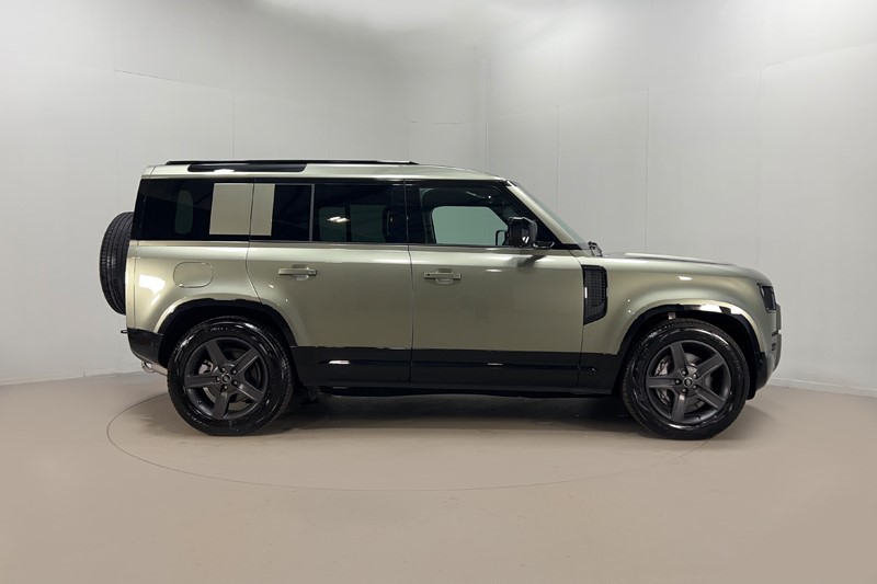 2025 (25) LAND ROVER DEFENDER 3.0 D350 X-Dynamic SE 110 5dr Auto 5118693