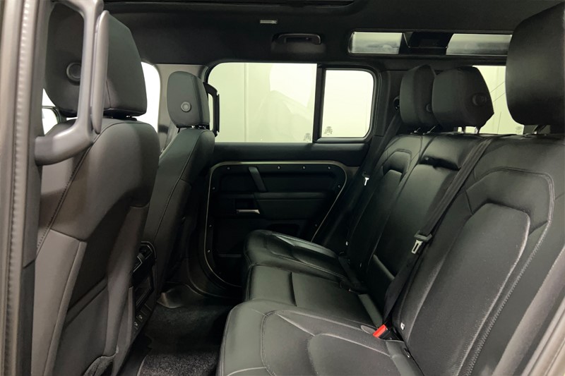 2025 (25) LAND ROVER DEFENDER 3.0 D350 X-Dynamic SE 110 5dr Auto 5118692