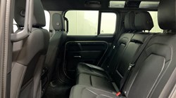 2025 (25) LAND ROVER DEFENDER 3.0 D350 X-Dynamic SE 110 5dr Auto 5118692