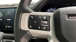 2025 (25) LAND ROVER DEFENDER 3.0 D350 X-Dynamic SE 110 5dr Auto 5118711