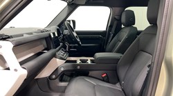 2025 (25) LAND ROVER DEFENDER 3.0 D350 X-Dynamic SE 110 5dr Auto 5118691
