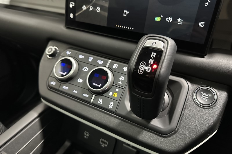 2024 (24) LAND ROVER DEFENDER 2.0 P400e X-Dynamic HSE 110 5dr Auto 5117187