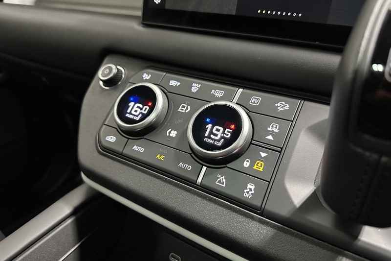 2024 (24) LAND ROVER DEFENDER 2.0 P400e X-Dynamic HSE 110 5dr Auto 5117189