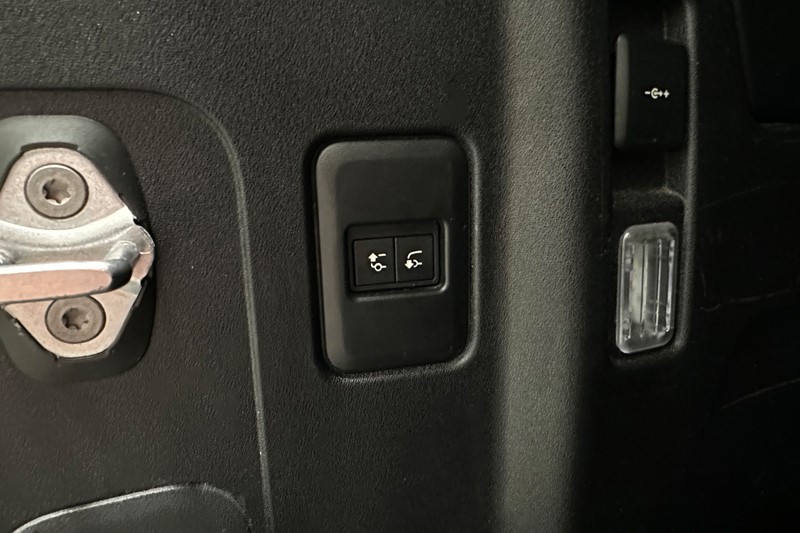 2024 (24) LAND ROVER DEFENDER 2.0 P400e X-Dynamic HSE 110 5dr Auto 5117205