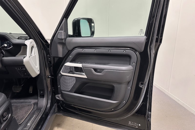 2024 (24) LAND ROVER DEFENDER 2.0 P400e X-Dynamic HSE 110 5dr Auto 5117176