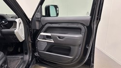 2024 (24) LAND ROVER DEFENDER 2.0 P400e X-Dynamic HSE 110 5dr Auto 5117176