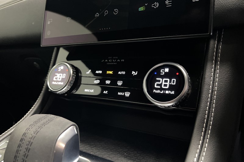 2022 (22) JAGUAR F-PACE 3.0 D300 R-Dynamic SE 5dr Auto AWD 5092583