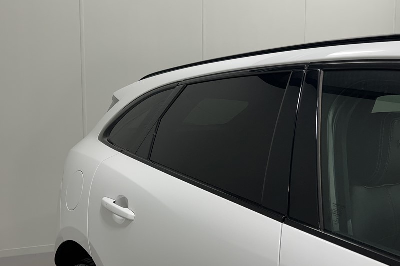 2022 (22) JAGUAR F-PACE 3.0 D300 R-Dynamic SE 5dr Auto AWD 5092606