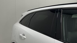 2022 (22) JAGUAR F-PACE 3.0 D300 R-Dynamic SE 5dr Auto AWD 5092606