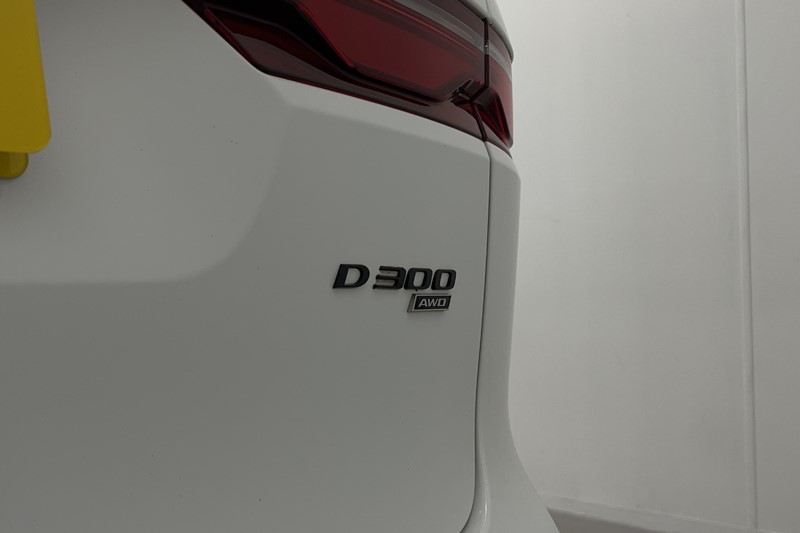 2022 (22) JAGUAR F-PACE 3.0 D300 R-Dynamic SE 5dr Auto AWD 5092605