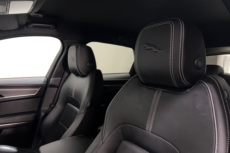 2022 (22) JAGUAR F-PACE 3.0 D300 R-Dynamic SE 5dr Auto AWD 5092594