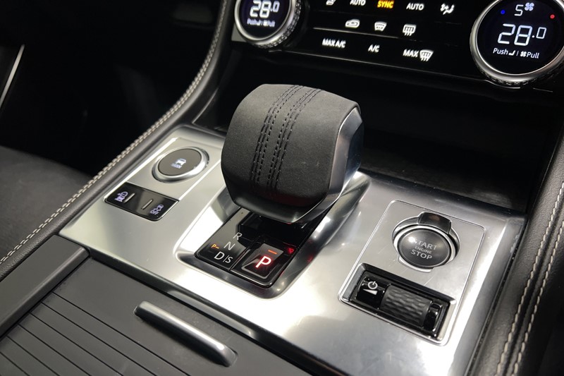 2022 (22) JAGUAR F-PACE 3.0 D300 R-Dynamic SE 5dr Auto AWD 5092581