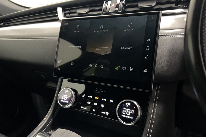 2022 (22) JAGUAR F-PACE 3.0 D300 R-Dynamic SE 5dr Auto AWD 5092582