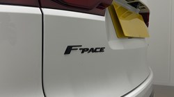 2022 (22) JAGUAR F-PACE 3.0 D300 R-Dynamic SE 5dr Auto AWD 5092601