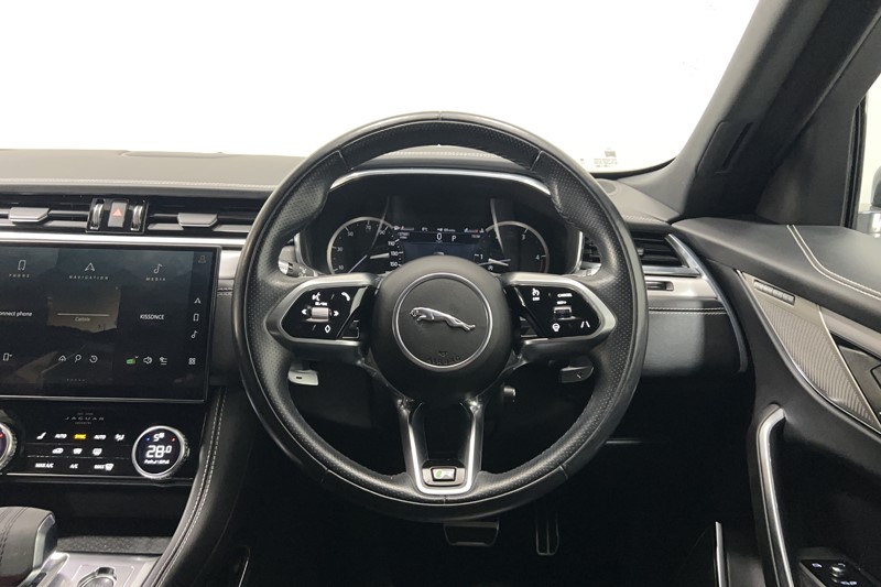 2022 (22) JAGUAR F-PACE 3.0 D300 R-Dynamic SE 5dr Auto AWD 5092569
