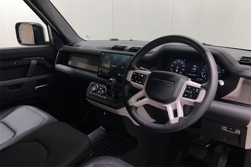 2025 (25) LAND ROVER COMMERCIAL DEFENDER 3.0 D250 Hard Top S Auto [3 Seat] 5092466