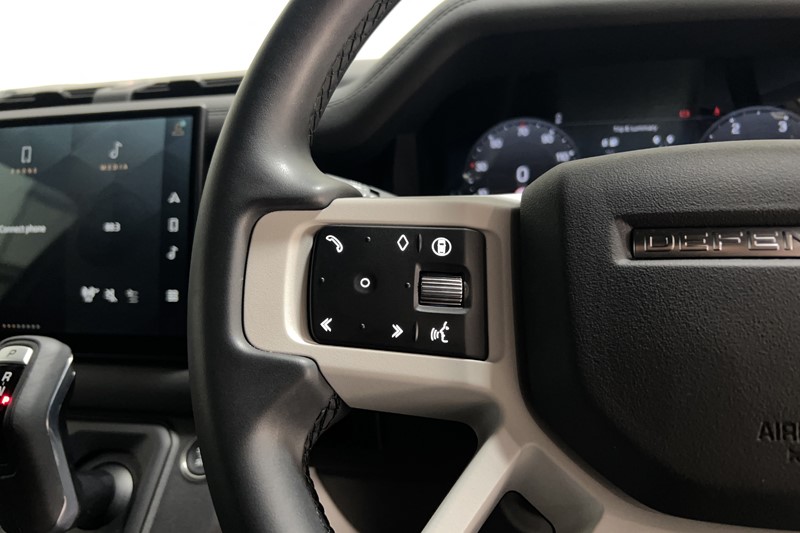 2025 (25) LAND ROVER COMMERCIAL DEFENDER 3.0 D250 Hard Top S Auto [3 Seat] 5092490