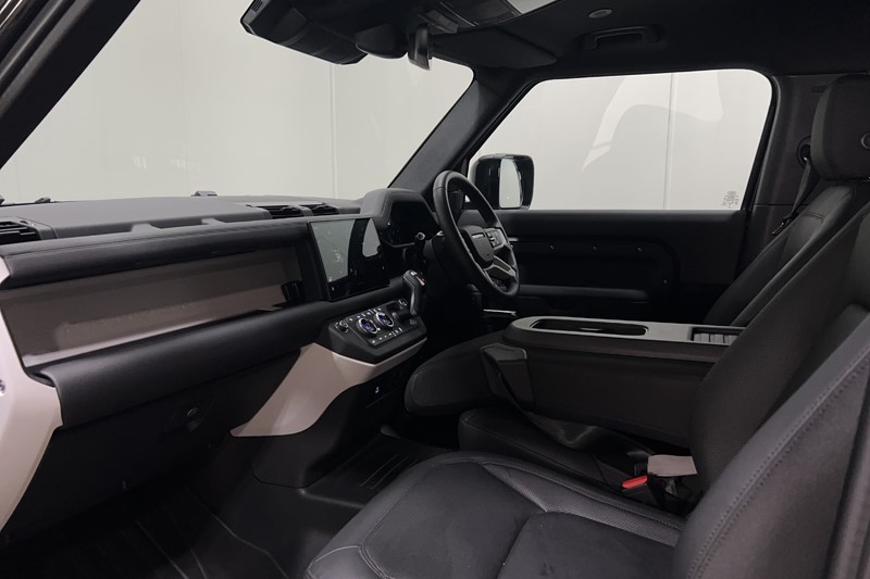 2025 (25) LAND ROVER COMMERCIAL DEFENDER 3.0 D250 Hard Top S Auto [3 Seat] 5092504