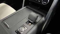 2021 (21) LAND ROVER DISCOVERY 3.0 D300 R-Dynamic HSE 5dr Auto 5815266