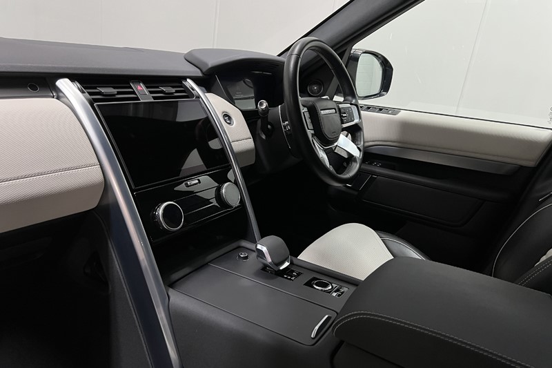 2021 (21) LAND ROVER DISCOVERY 3.0 D300 R-Dynamic HSE 5dr Auto 5815292