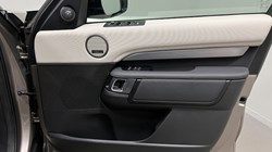 2021 (21) LAND ROVER DISCOVERY 3.0 D300 R-Dynamic HSE 5dr Auto 5815283