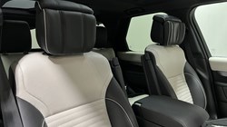 2021 (21) LAND ROVER DISCOVERY 3.0 D300 R-Dynamic HSE 5dr Auto 5815274