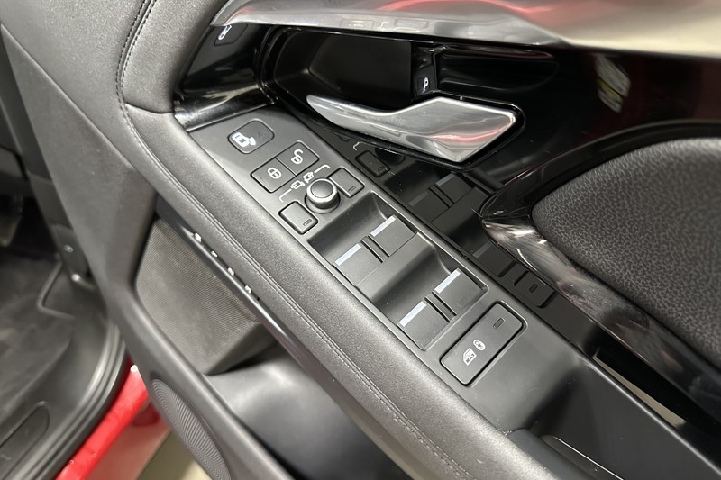 2020 (70) LAND ROVER RANGE ROVER EVOQUE 2.0 D180 SE 5dr Auto 5131819