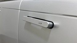 2024 (74) LAND ROVER RANGE ROVER 3.0 D300 SE 4dr Auto 5118952