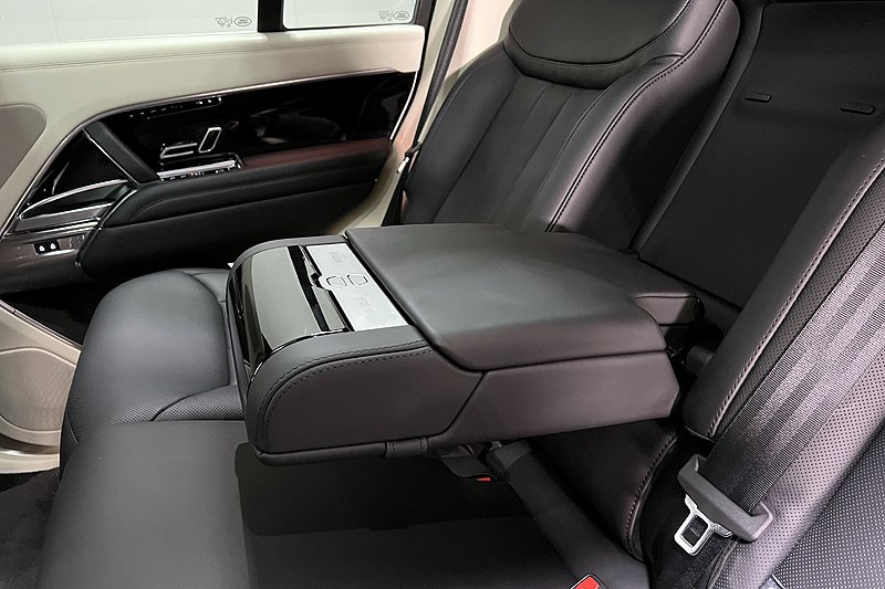 2024 (74) LAND ROVER RANGE ROVER 3.0 D300 SE 4dr Auto 5118944