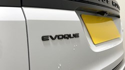 2021 (21) LAND ROVER RANGE ROVER EVOQUE 2.0 D165 R-Dynamic S 5dr Auto 5176556
