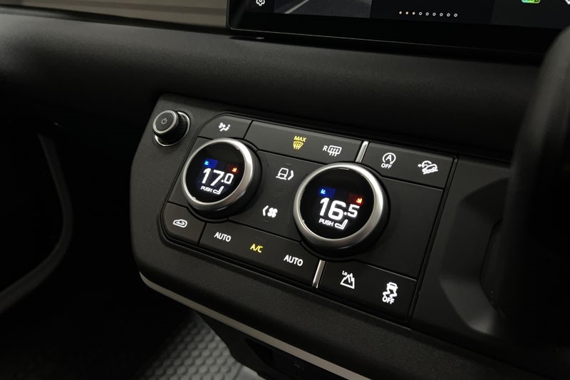 2023 (23) LAND ROVER COMMERCIAL DEFENDER 3.0 D250 Hard Top Auto 5175309