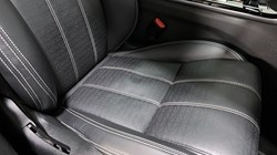 2022 (22) LAND ROVER RANGE ROVER VELAR 2.0 D200 R-Dynamic HSE 5dr Auto 5125033