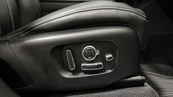 2022 (22) LAND ROVER RANGE ROVER VELAR 2.0 D200 R-Dynamic HSE 5dr Auto 5125032