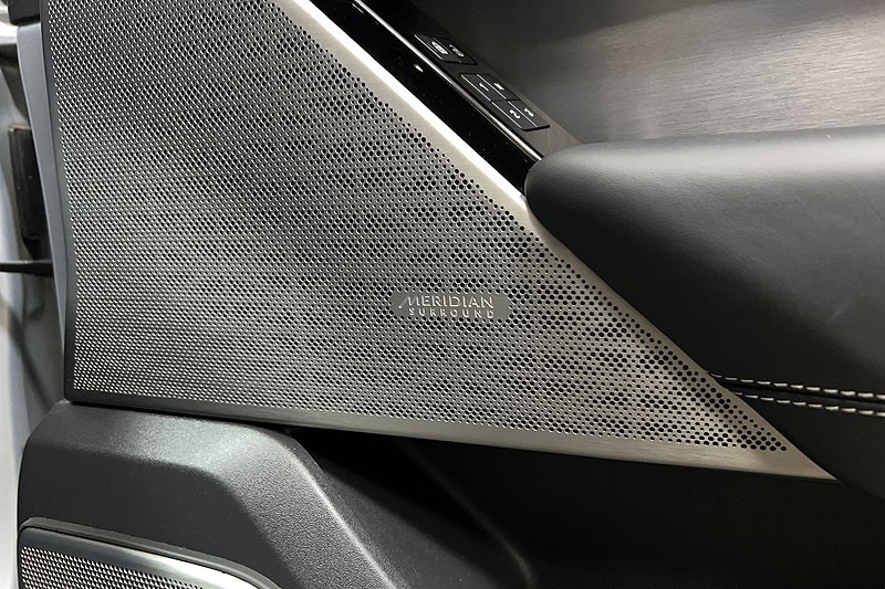 2022 (22) LAND ROVER RANGE ROVER VELAR 2.0 D200 R-Dynamic HSE 5dr Auto 5125029