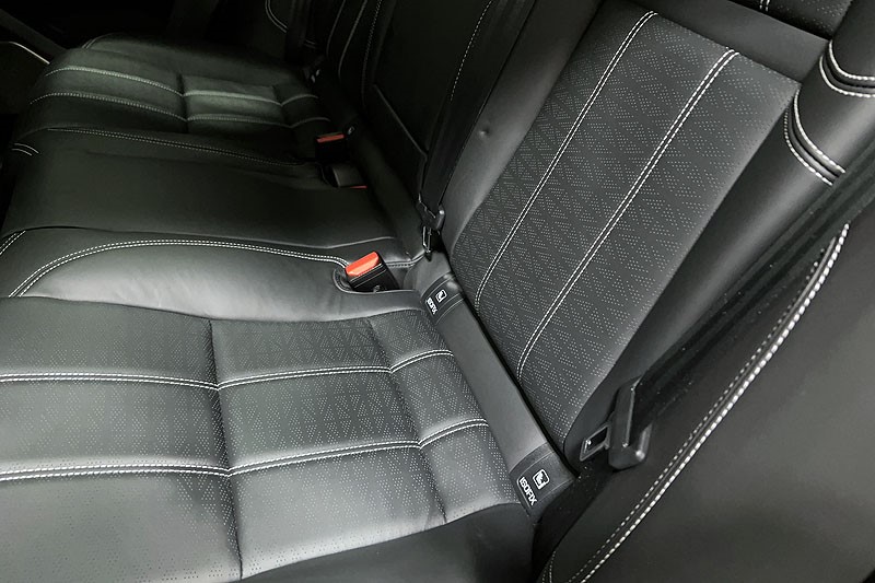 2022 (22) LAND ROVER RANGE ROVER VELAR 2.0 D200 R-Dynamic HSE 5dr Auto 5125058