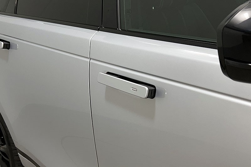 2022 (22) LAND ROVER RANGE ROVER VELAR 2.0 D200 R-Dynamic HSE 5dr Auto 5125069