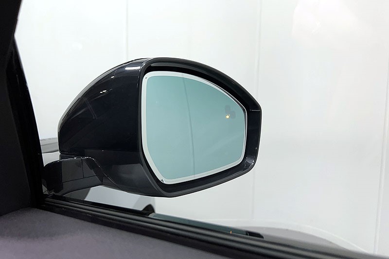 2022 (22) LAND ROVER RANGE ROVER VELAR 2.0 D200 R-Dynamic HSE 5dr Auto 5125031