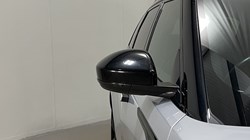 2022 (22) LAND ROVER RANGE ROVER VELAR 2.0 D200 R-Dynamic HSE 5dr Auto 5125070